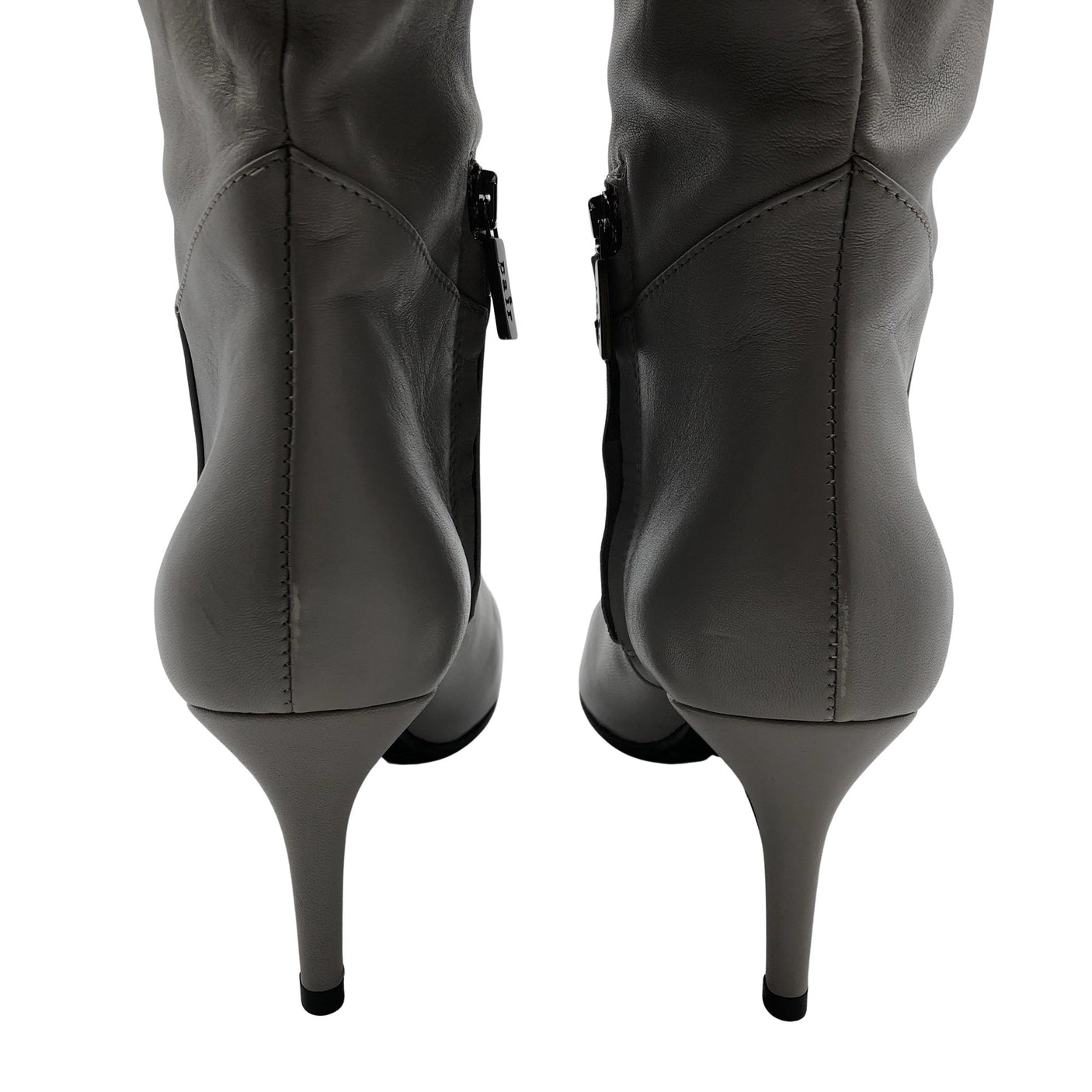 Unisex A Pair - Saapad, suurus 40 - Hall (3)