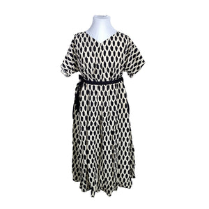 Unisex Marimekko - Mitteveniv kleit, suurus 44 - Must (1)