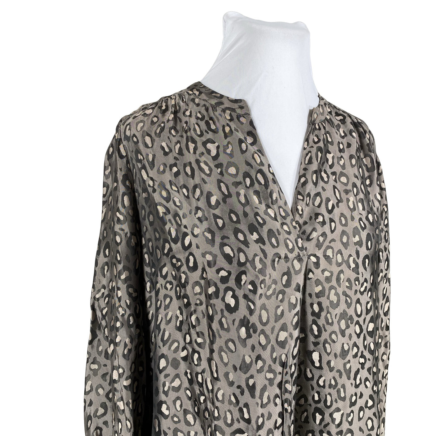 Unisex Gustav - Mitteveniv kleit, suurus 44 - Hall (3)