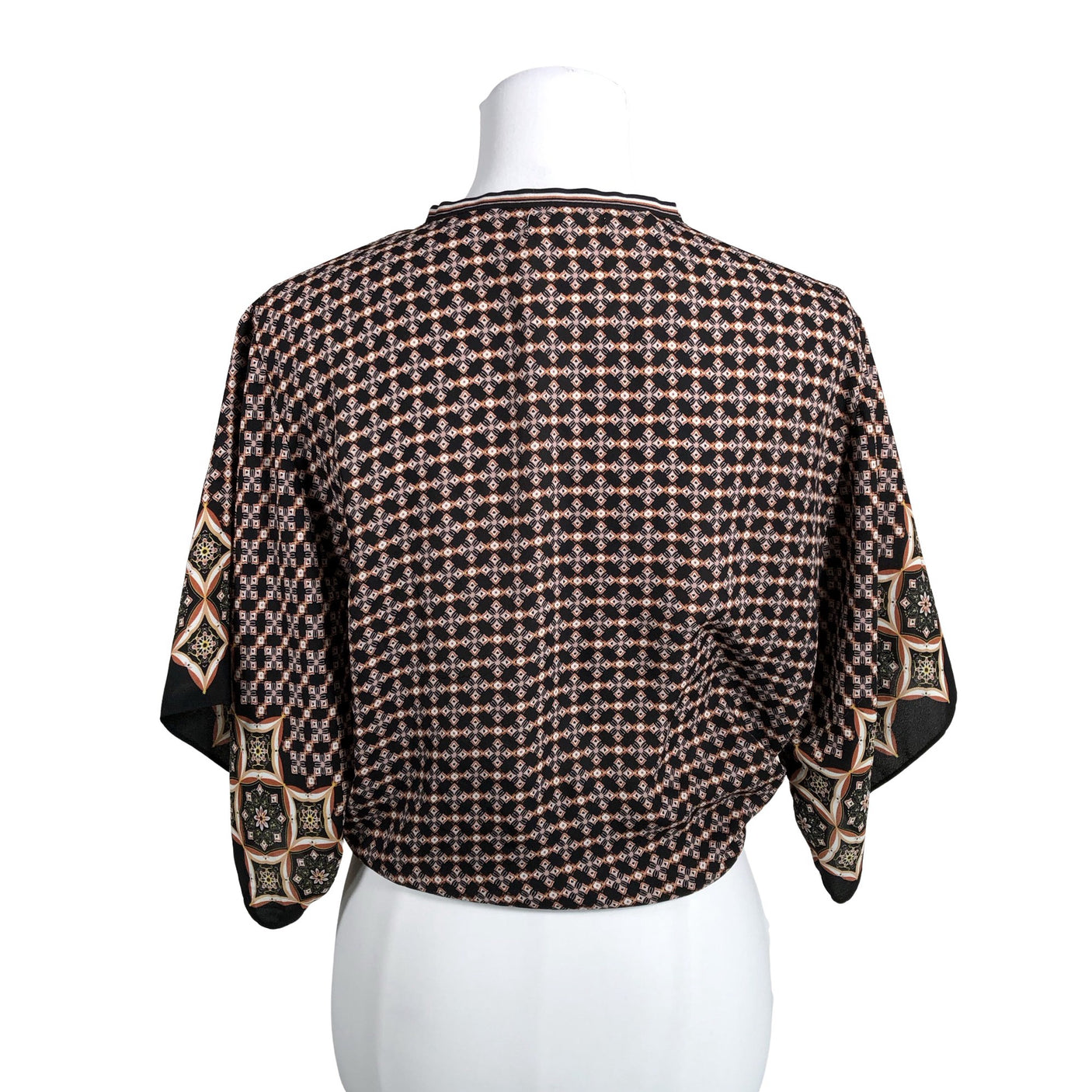 Unisex Max Studio - Lühikeste käistega pluus, suurus 38 - Must (2)