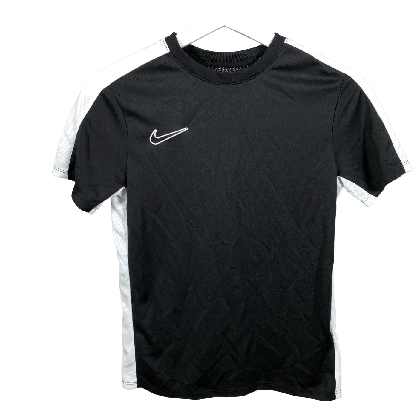 Unisex Nike - Spordisärk, lühikesed käised, suurus 146 - 152 - Must (1)