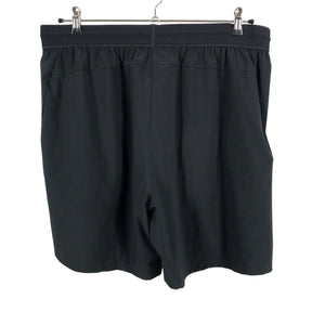 Unisex Nike - Lühikesed spordipüksid, suurus XXL - Must (2)