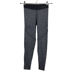 Unisex Nike - Spordiretuusid, suurus 32 - Must (1)