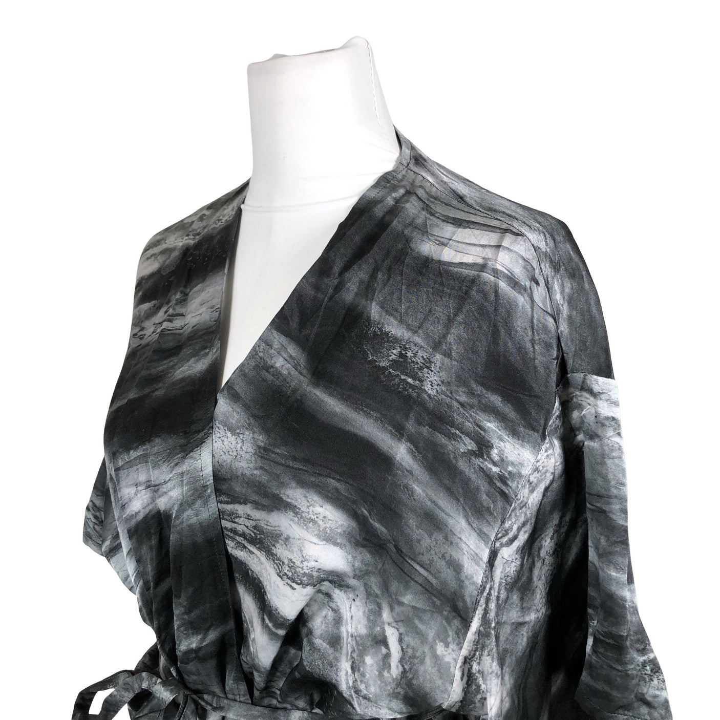 Unisex Uhana Design - Hommikumantel, suurus 38 - Hall (2)