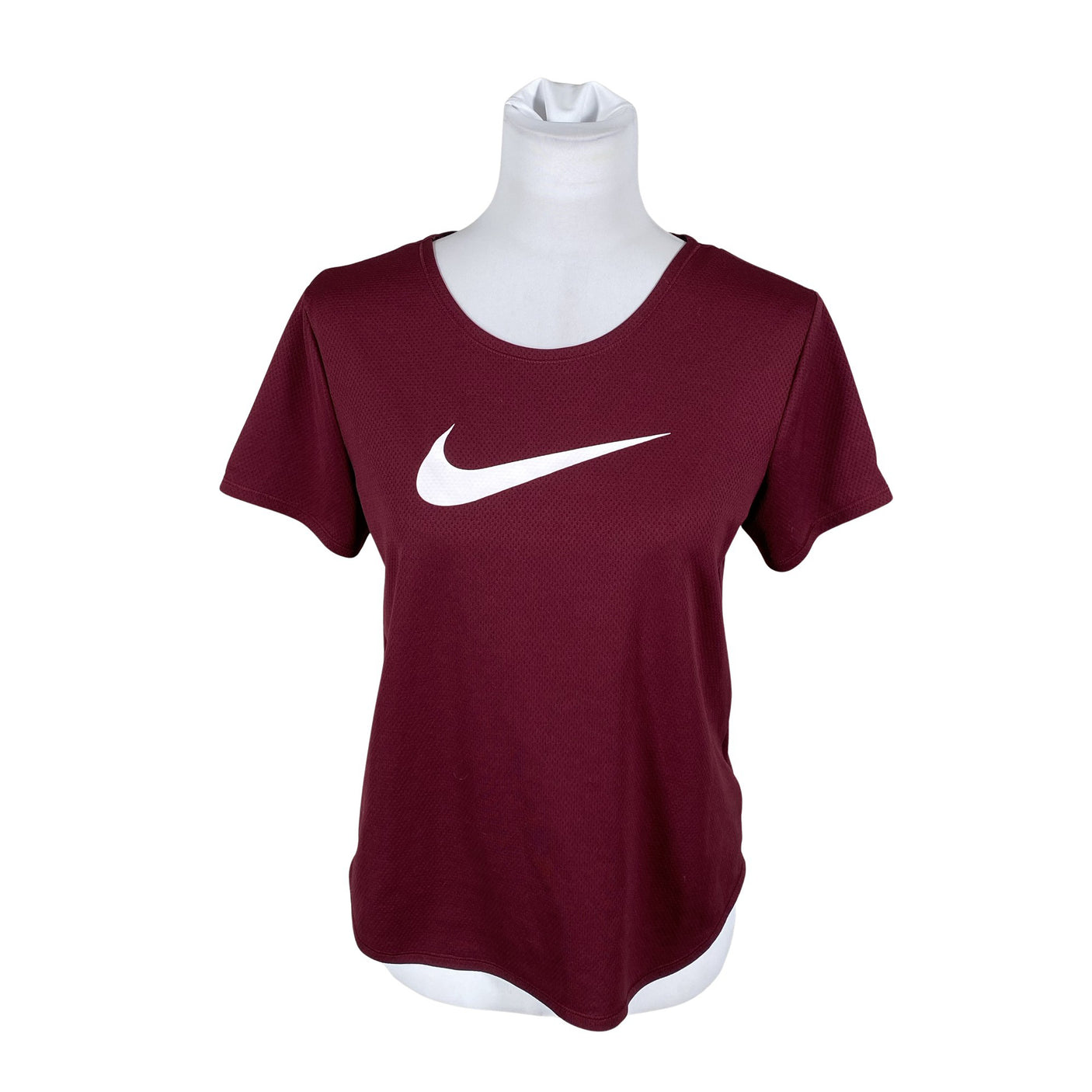 Unisex Nike - Spordisärk, lühikesed käised, suurus 38 - Veinipunane (1)
