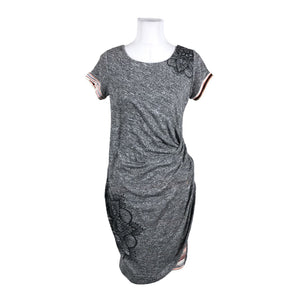Unisex Desigual - Kootud kleit, suurus 38 - Hall (1)