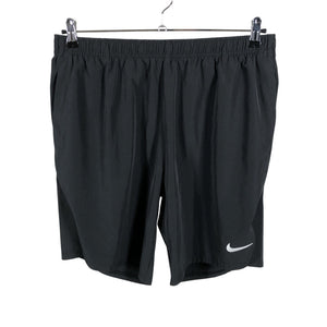 Unisex Nike - Lühikesed spordipüksid, suurus XL - Must (1)
