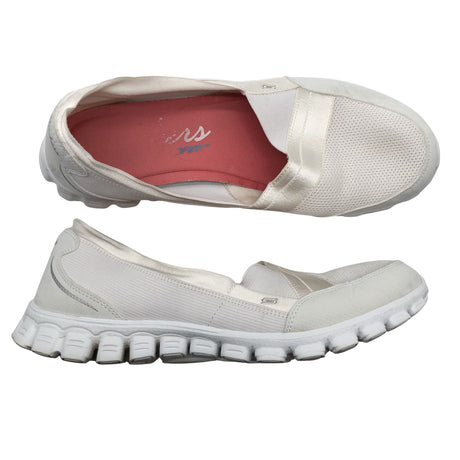 Unisex Skechers - Baleriinad, suurus 40 - Valge ()