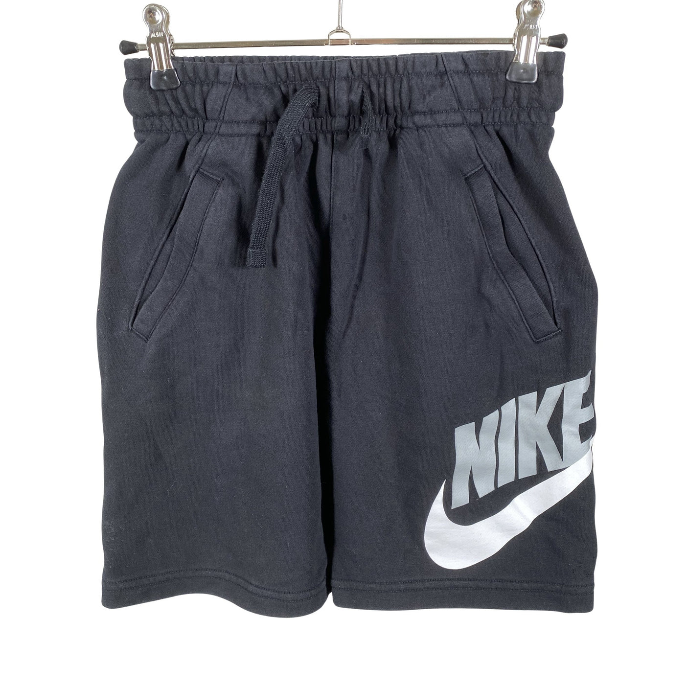 Unisex Nike - Dressikangast lühikesed püksid, suurus 140 - 146 - Must (1)