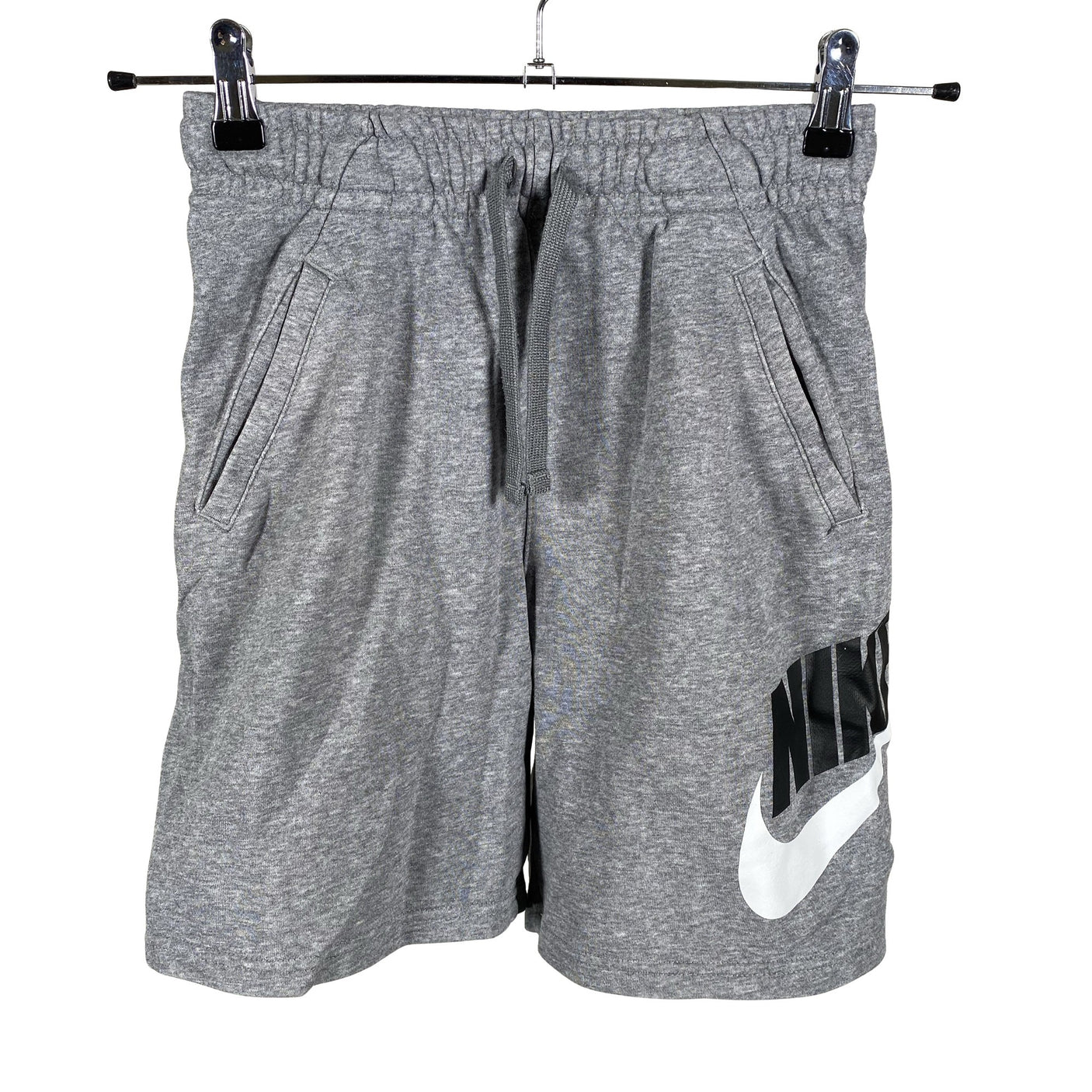Unisex Nike - Dressikangast lühikesed püksid, suurus 152 - 158 - Hall (1)