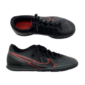Unisex Nike - Sisespordijalanõud, suurus 37 - Must (1)