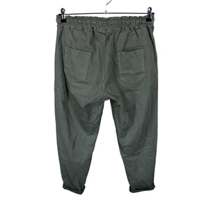 Unisex Perfect Jeans - Mittevenivad püksid, suurus 42 - Roheline (2)