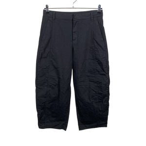 Unisex Uniqlo - Mittevenivad püksid, suurus 38 - Must (1)