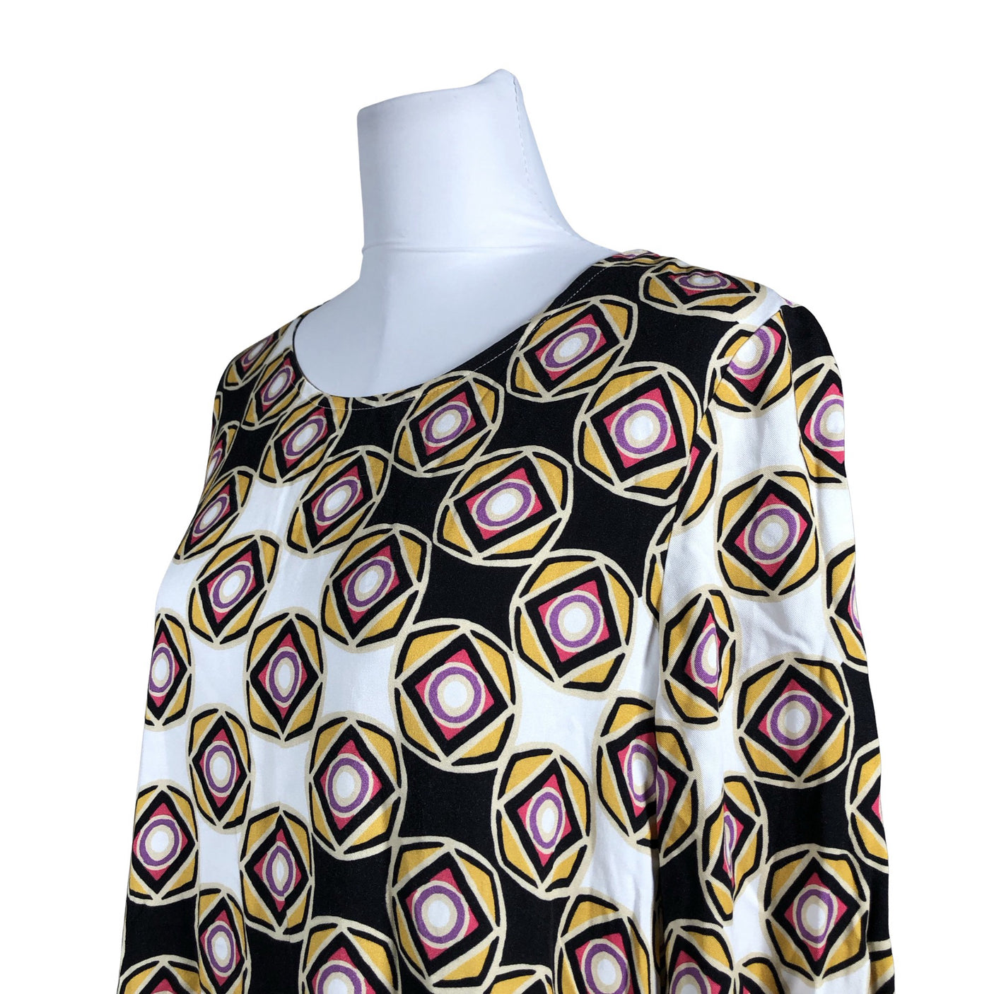 Unisex Kuusama - Õhuke kleit, suurus 40 - Valge (2)