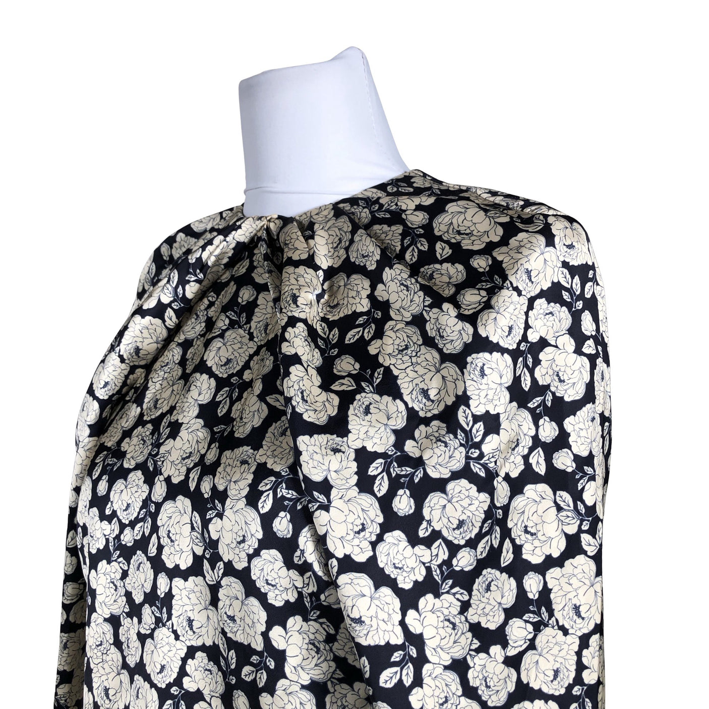 Unisex By Malina - Pluus, suurus 34 - Must (2)