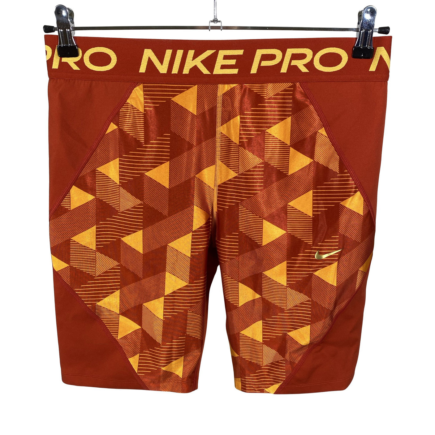 Unisex Nike - Lühikesed spordipüksid, suurus 40 - Punane (1)