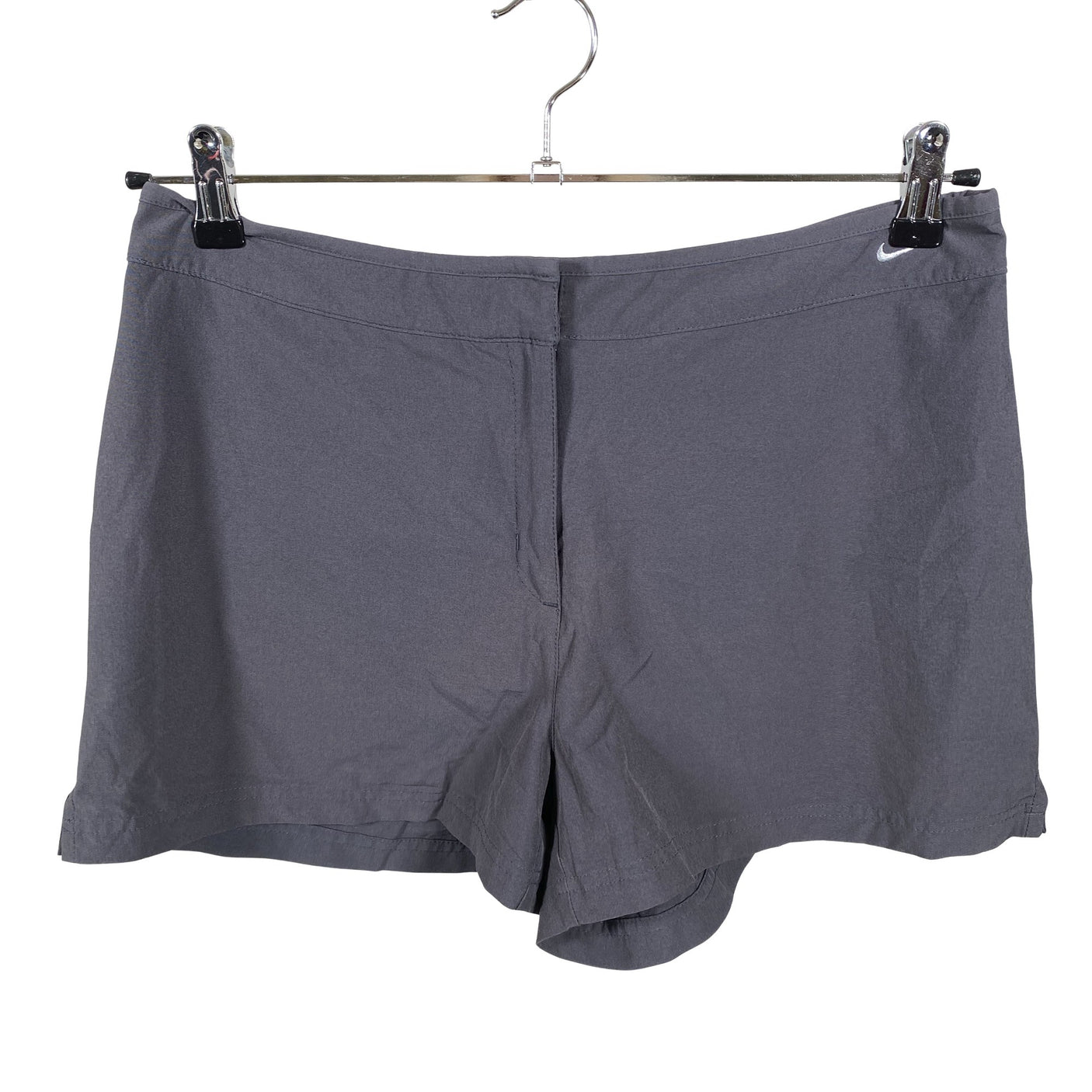 Unisex Nike - Lühikesed spordipüksid, suurus 42 - Hall (1)