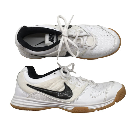 Unisex Nike - Sisespordijalanõud, suurus 40 - Valge ()