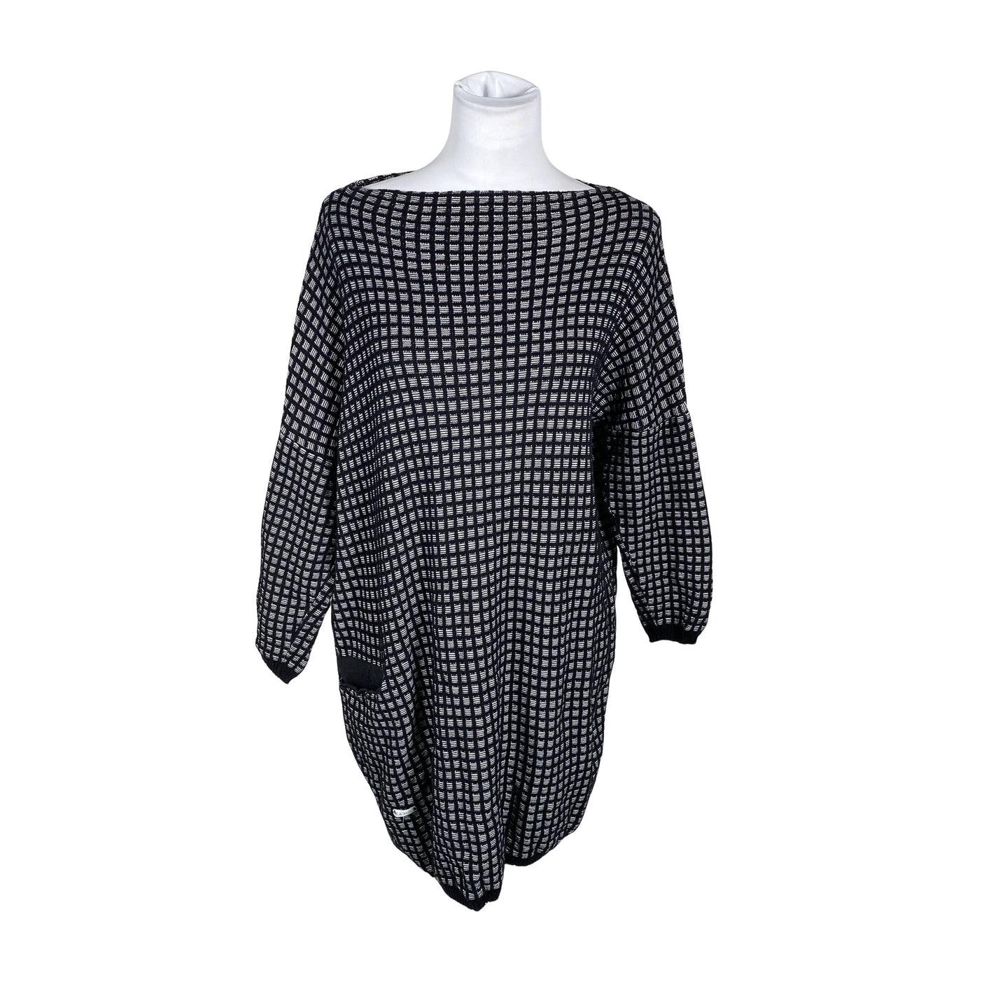Unisex Kaino - Kootud kleit, suurus 38 - Must (1)