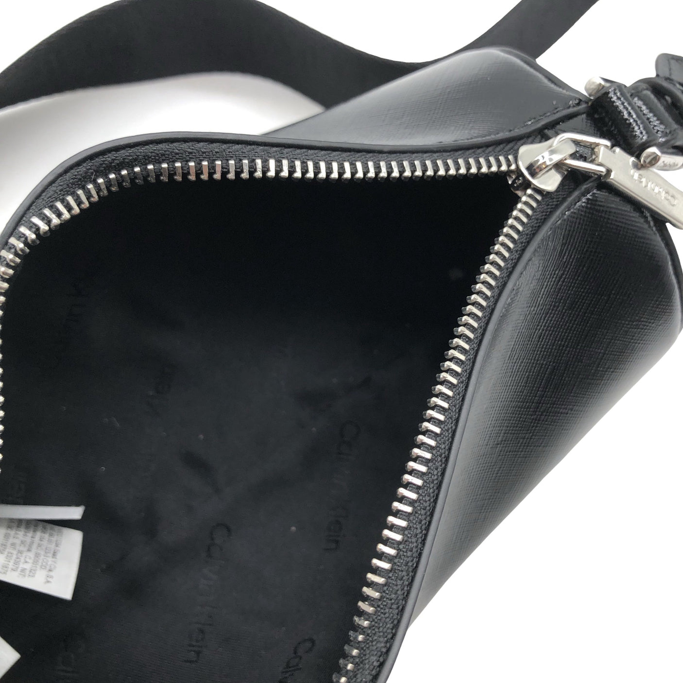 Unisex Calvin Klein - Õlakott, suurus Mini - Must (2)