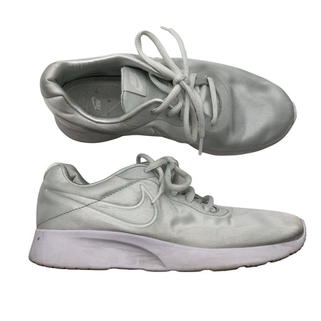 Unisex Nike - Tossud, suurus 38 - Hall ()
