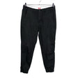Unisex Levi's - Mittevenivad püksid, suurus 38 - Must ()
