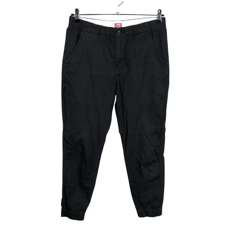Unisex Levi's - Mittevenivad püksid, suurus 38 - Must ()