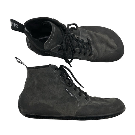 Unisex Saltic - Tennised, suurus 40 - Must ()
