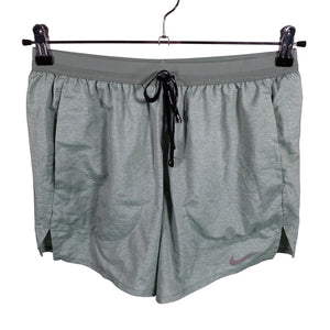 Unisex Nike - Lühikesed spordipüksid, suurus 38 - Roheline (1)