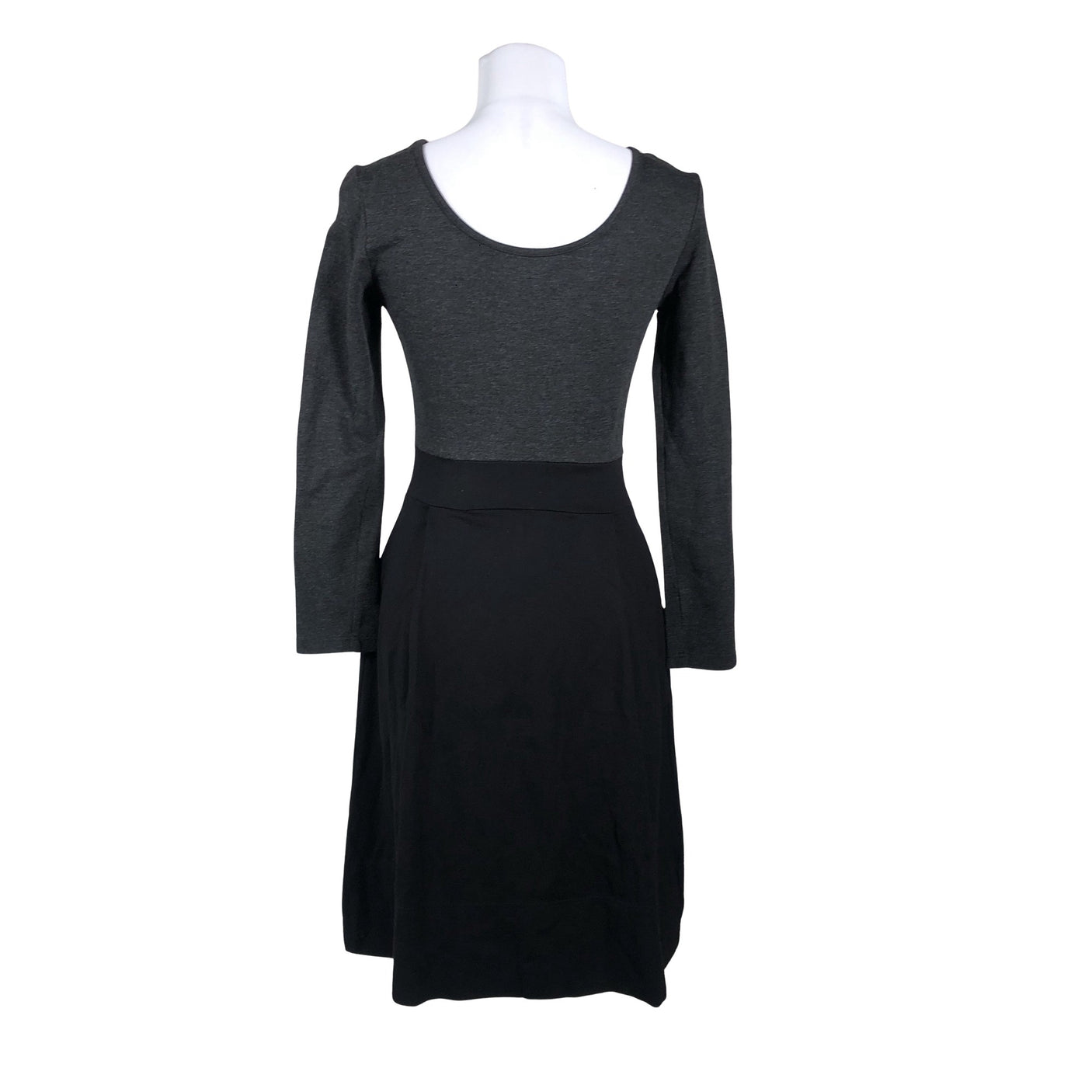 Unisex R/H Studio - Trikotaažist kleit, suurus 38 - Must (2)