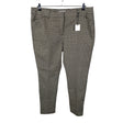 Unisex Cut & Pret - Mittevenivad püksid, suurus 48 - Must ()