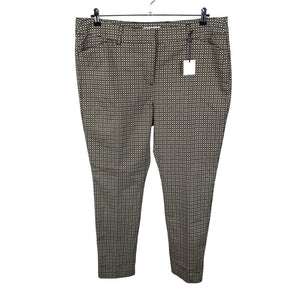 Unisex Cut & Pret - Mittevenivad püksid, suurus 48 - Must (1)
