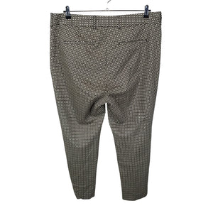 Unisex Cut & Pret - Mittevenivad püksid, suurus 48 - Must (2)