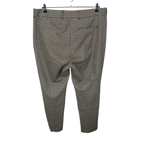 Unisex Cut & Pret - Mittevenivad püksid, suurus 48 - Must (2)