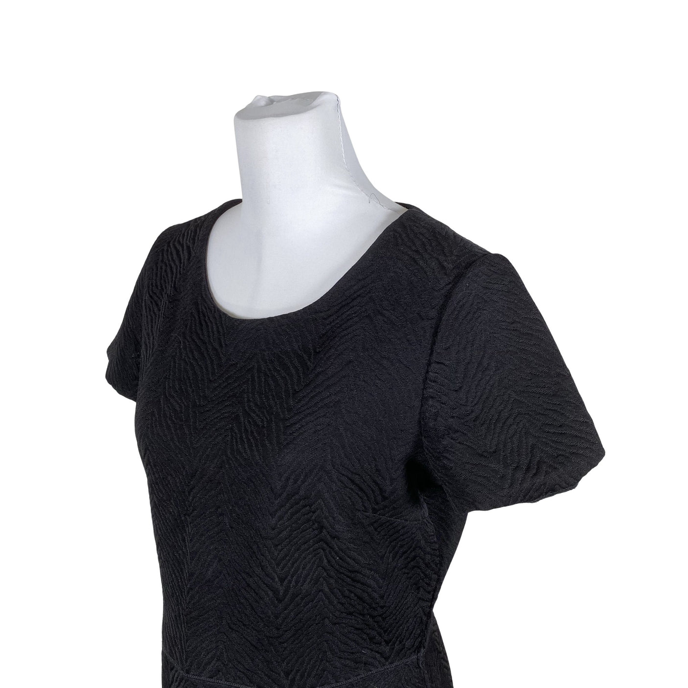 Unisex Hugo Boss - Pliiatskleit, suurus 40 - Must (3)