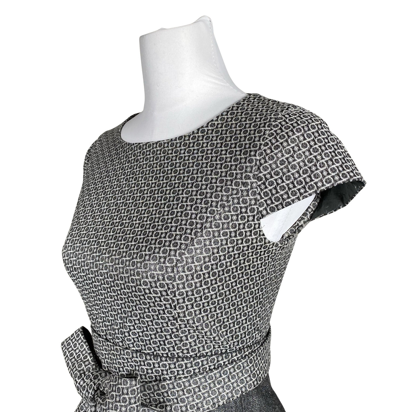 Unisex Muotikuu - Pliiatskleit, suurus 34 - Hall (2)