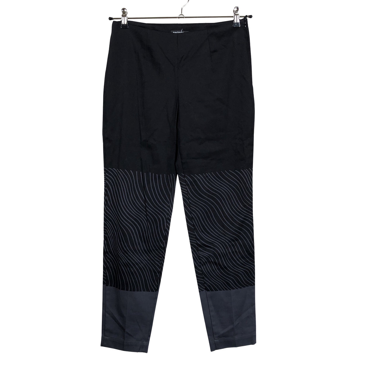 Unisex Marimekko - Mittevenivad püksid, suurus 38 - Must (1)
