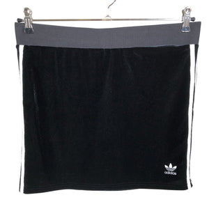 Unisex Adidas - Dressikangast seelik, suurus 42 - Must (1)