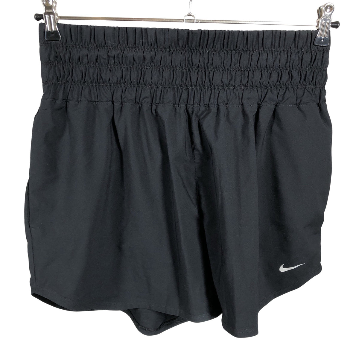 Unisex Nike - Lühikesed spordipüksid, suurus 40 - Must (1)