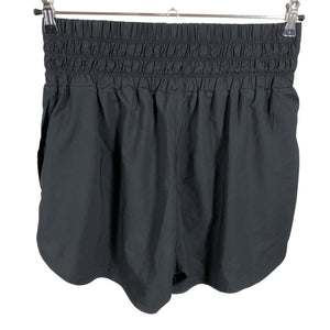 Unisex Nike - Lühikesed spordipüksid, suurus 40 - Must (2)