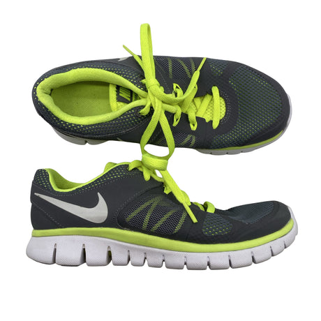 Unisex Nike - Tossud, suurus 35 - Hall ()