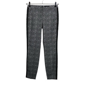 Unisex Comma - Mittevenivad püksid, suurus 34 - Must (1)