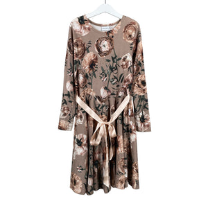 Unisex Versonpuoti - Trikotaažist kleit, suurus 140 - 146 - Pruun (1)