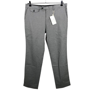 Unisex Uniqlo - Mittevenivad püksid, suurus W36 - Looduslik valge (1)