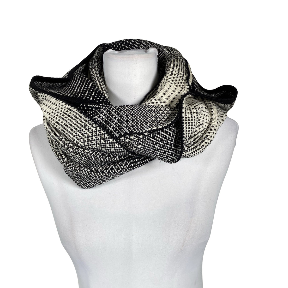 Unisex Uhana Design - Torusall, suurus Midi - Must (1)
