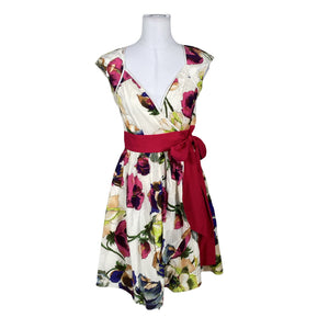Unisex Ted Baker - Mitteveniv kleit, suurus 38 - Valge (1)