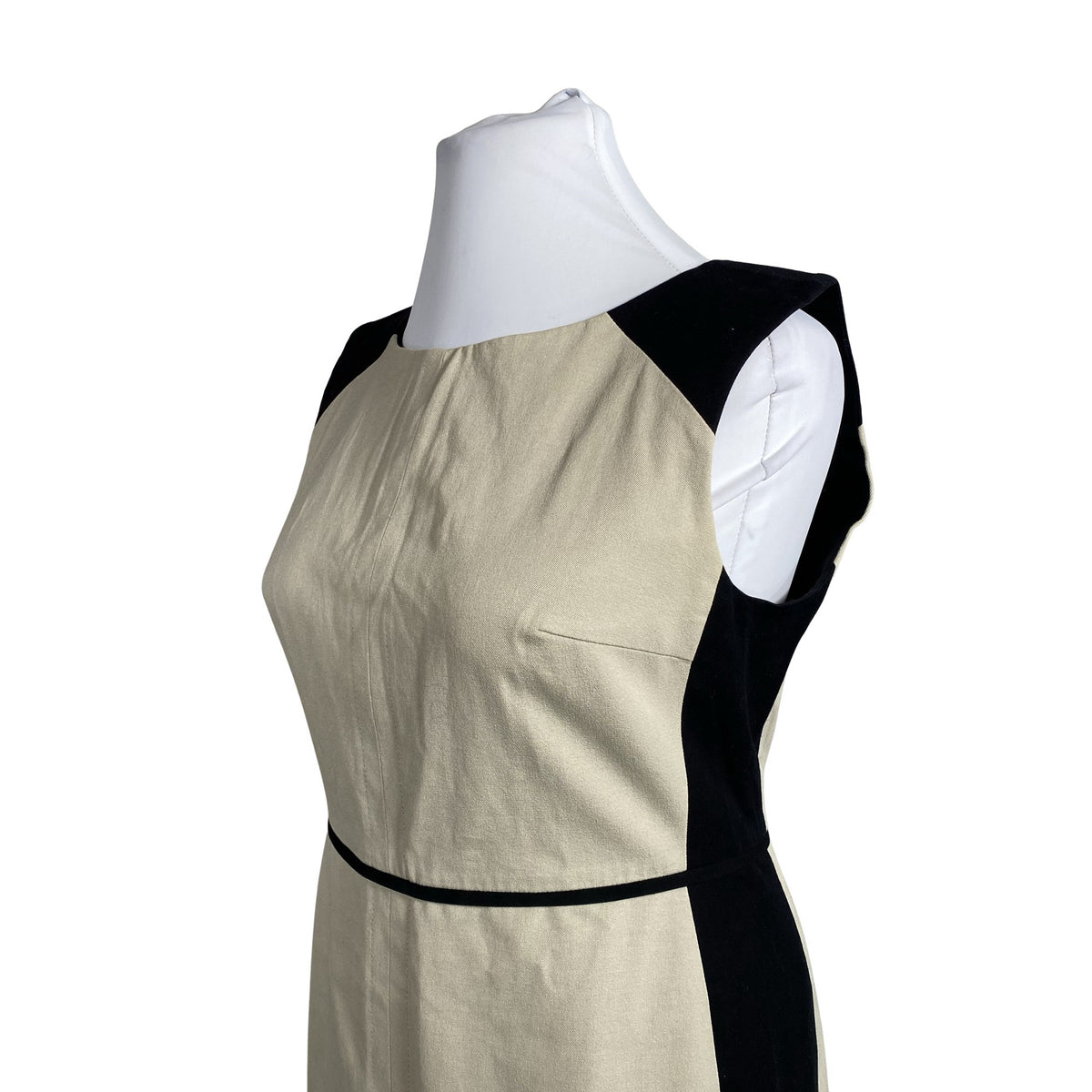 Unisex Andiata - Pliiatskleit, suurus 42 - Beige (2)