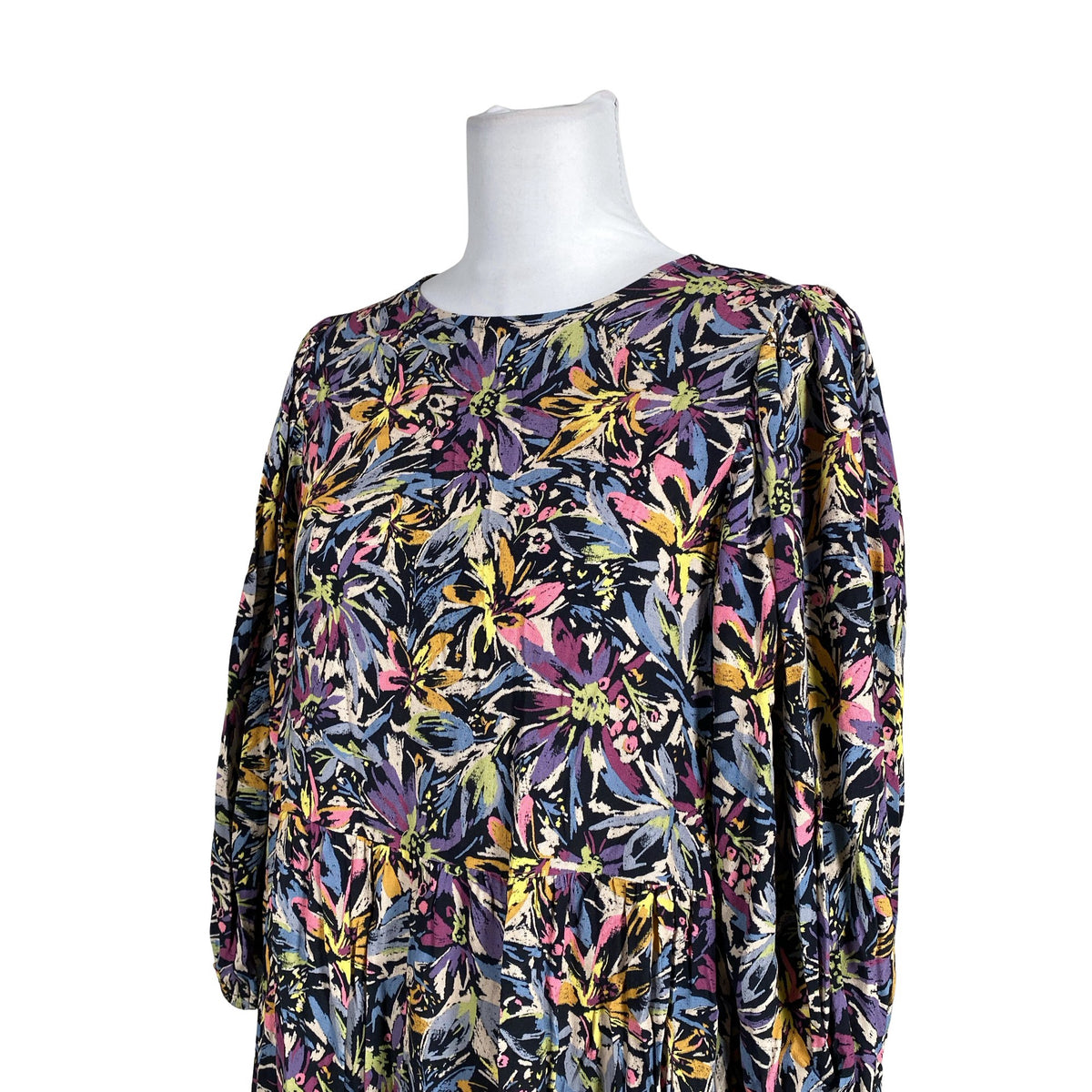 Unisex Metsola - Õhuke kleit, suurus 40 - Must (2)