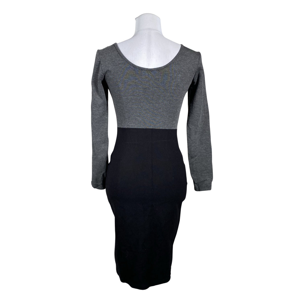 Unisex R/H Studio - Trikotaažist kleit, suurus 38 - Hall (2)