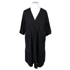 Unisex Cut & Pret - Mitteveniv kleit, suurus 46 - Must (1)